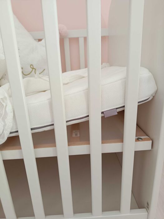 Berço e colchão de bebé IKEA