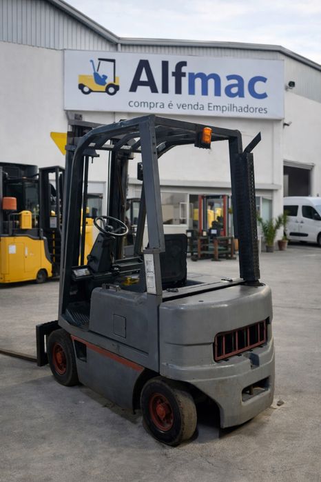 Empilhador 1600kg!! Diesel!! Oportunidade!! Revenda