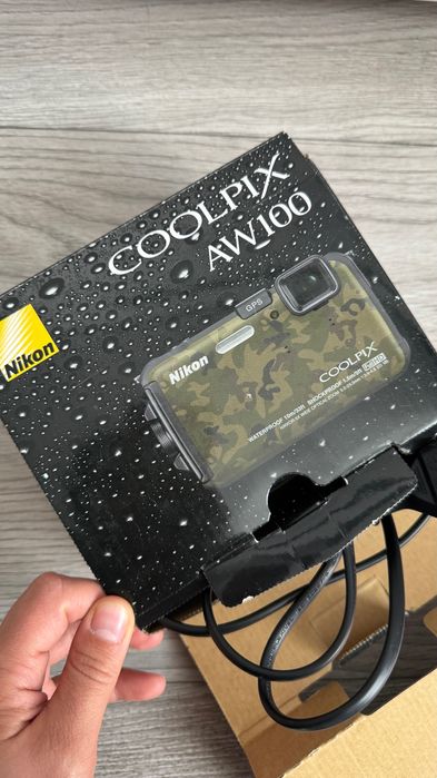 Фотоапарат Nikon COOLPIX AW100