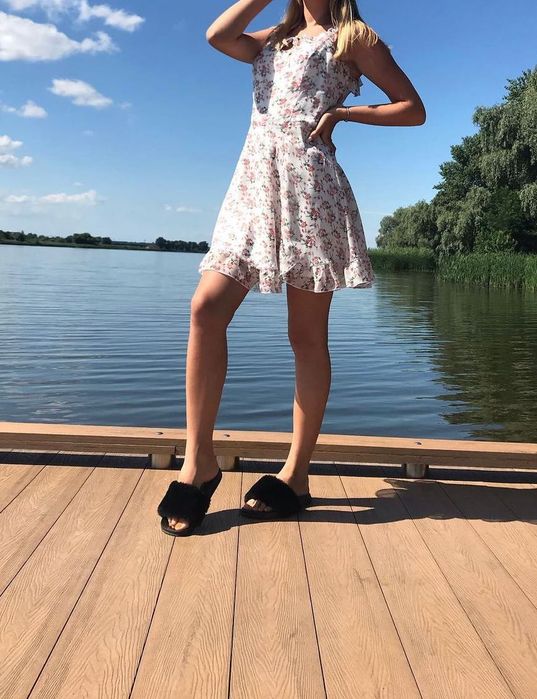 Платья - летние.