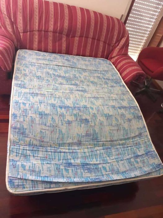 Sofá Cama Vermelho Confortável