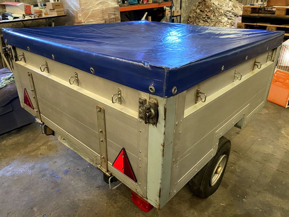 ATRELADO / REBOQUE 400KG com lona e pés de arrumação