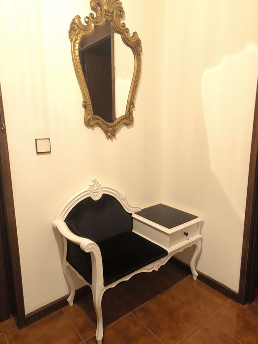 Móvel e espelho Hall