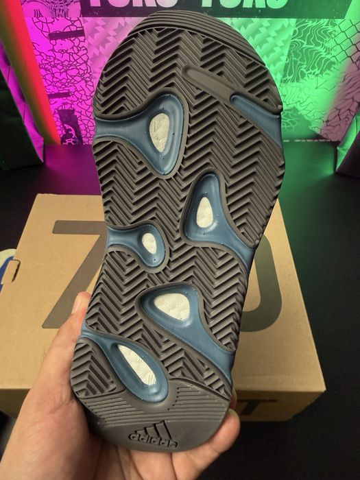100% ОРИГІНАЛ! Кросівки Adidas Yeezy Boost 700  36, 36 2/3