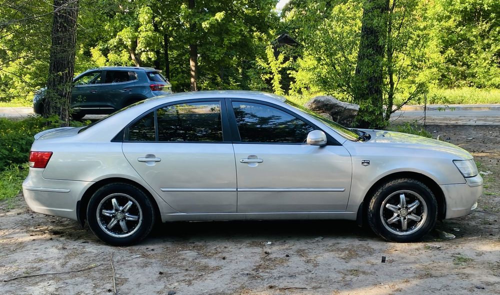 Hyundai Sonata автомат, 2010 р.в  2.0 газ