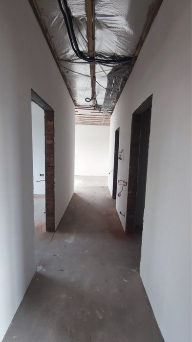 Гніванське шосе поруч магазини