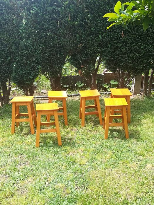 Bancos em pinho novos