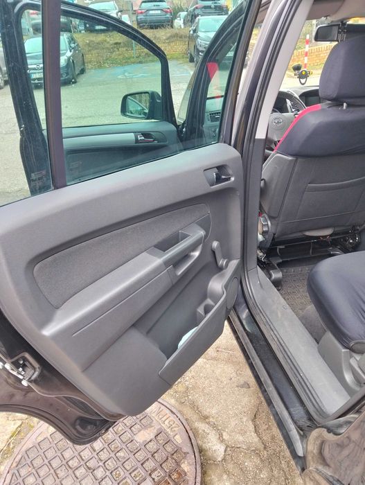 Opel Zafira b, дизель, механіка,  рік випуску жовтень 2010