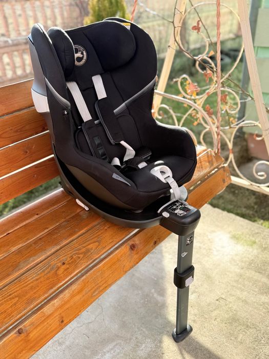 Продам автокрісло Cybex з базою Ізофікс