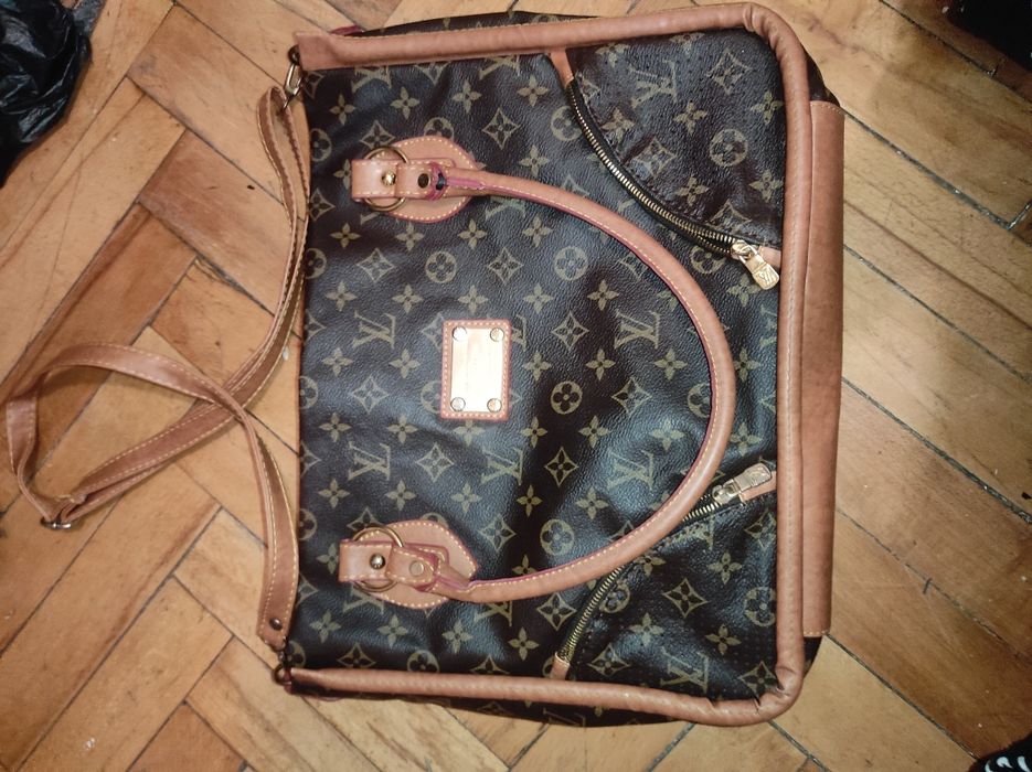 Жіноча сумка Louis Vuitton з фірмовим монограмом, новий стан