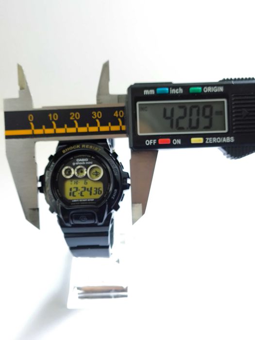 Casio G-shock mini GMN-690G