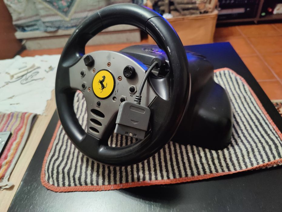 Volante Ferrari PS1/PS2