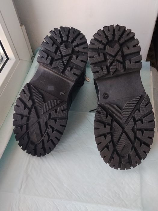 Берці ботінки напівчобітки 38