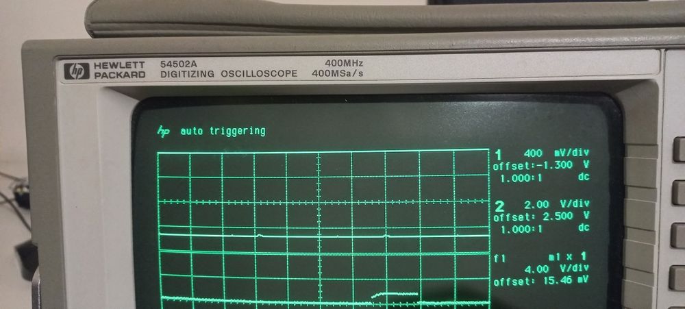 400 MHz Oscilloscope512585882445424644