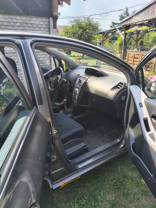 Sprzedam samochód toyota yaris