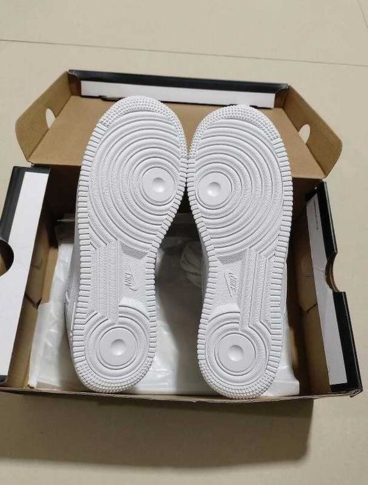 Nike Air Force 1 Low Supreme White R.40