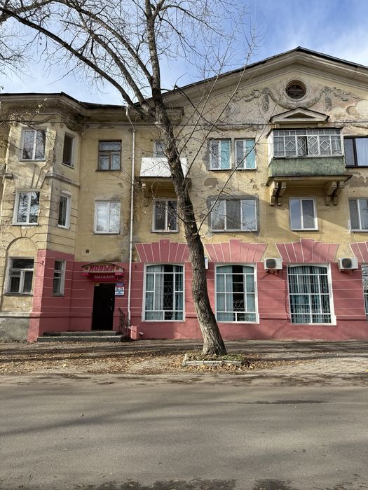 Комерційне приміщення, 1 поверх+підвал, центр/фасад, окремий вхід.