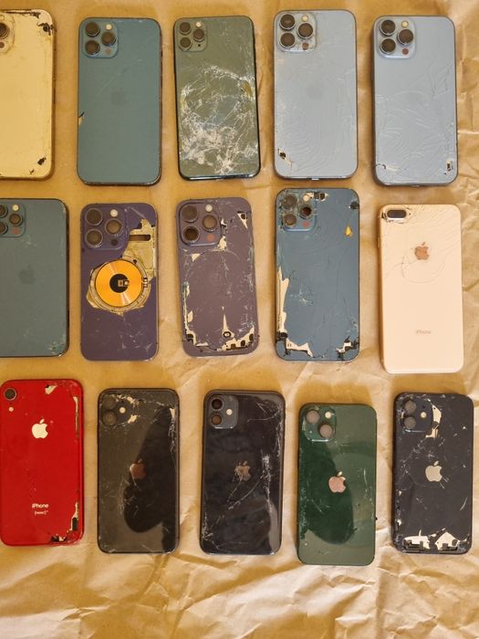 Корпуси від айфонів