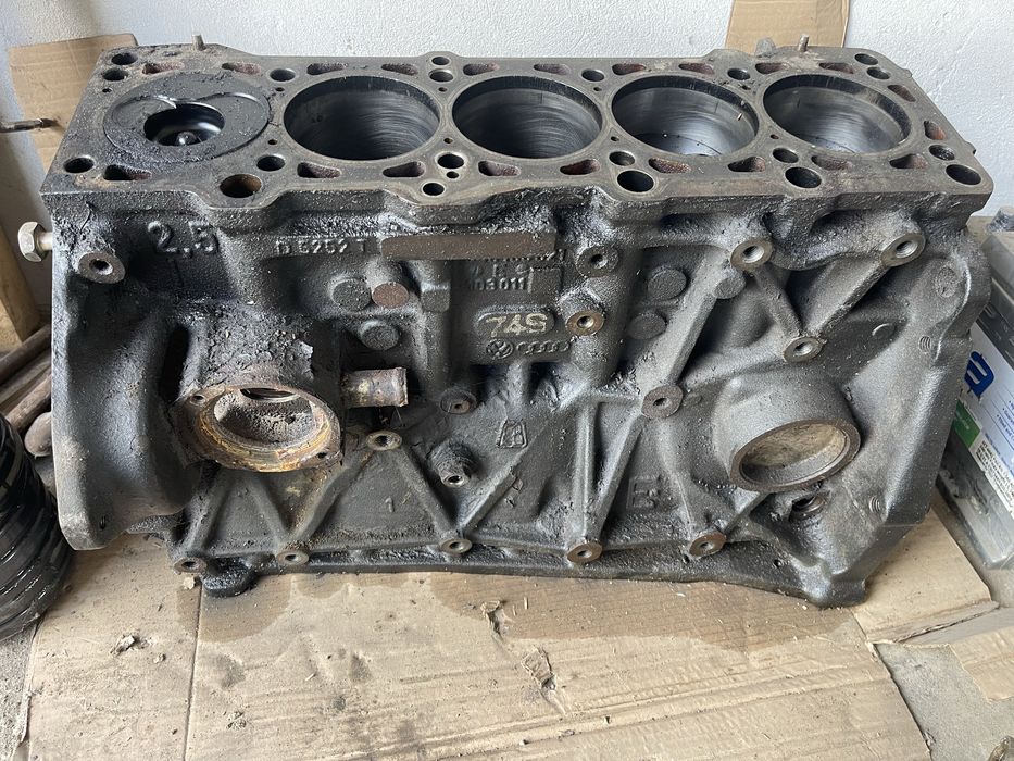 Двигун блок циліндрів фольцваген т4 2.5 дизель