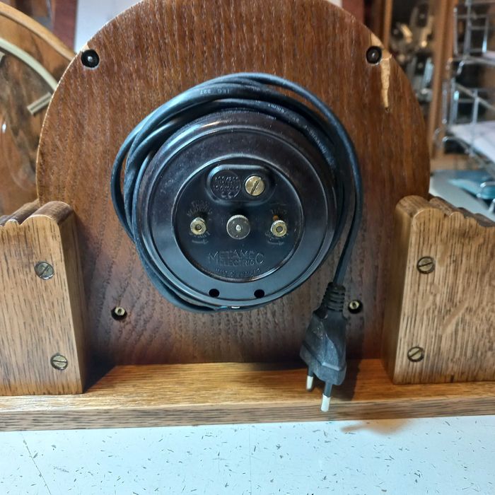 Relógio antigo elétrico raro