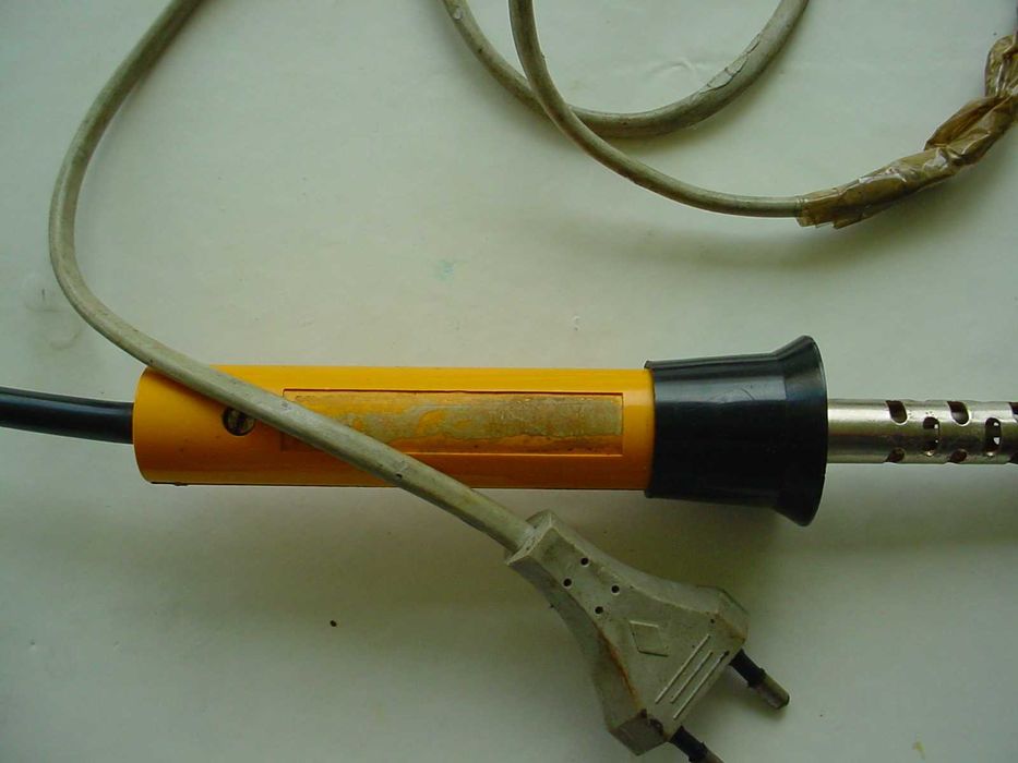Ferro de soldar vintage.
