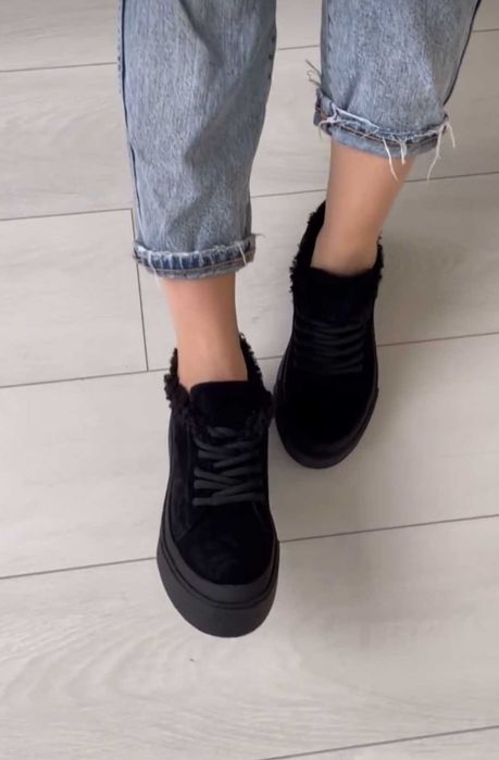 Стильні боти на хутрі