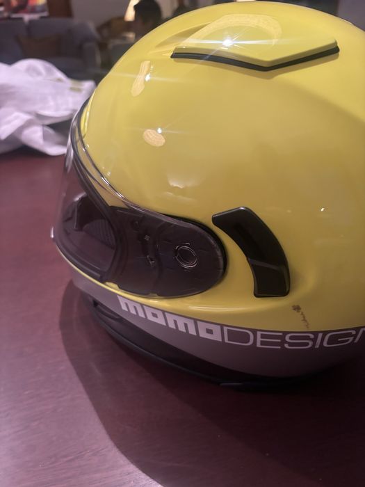 Capacete Momo design