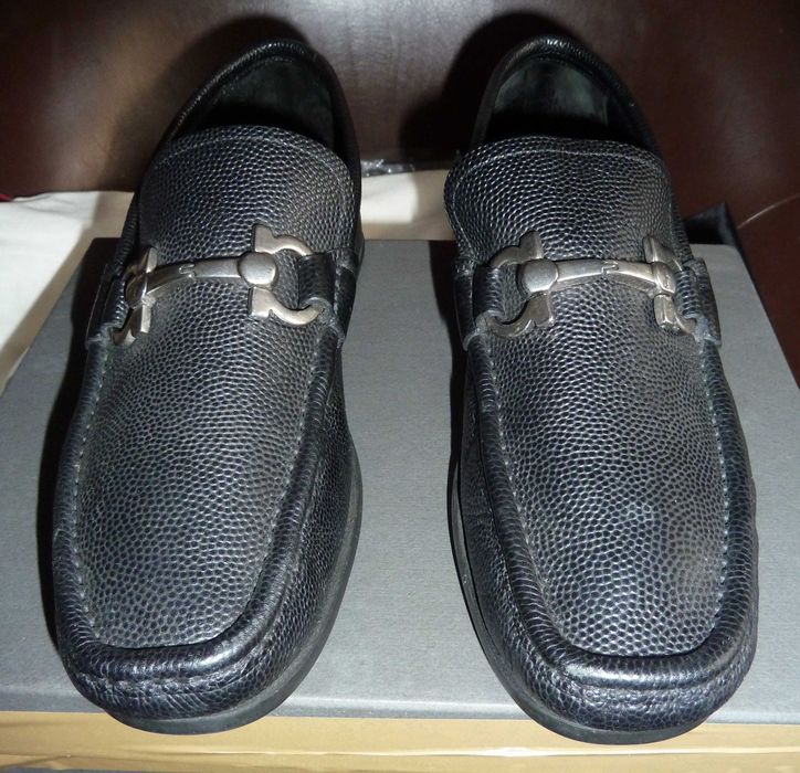 Sapatos novos italianos Salvatore Ferragamo 40