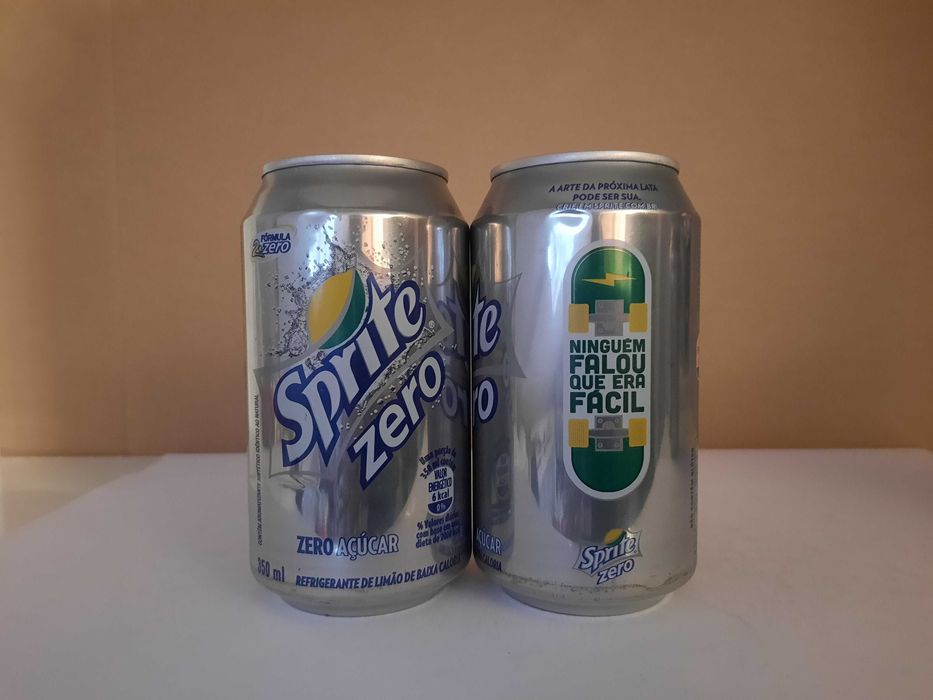 lote de 58 latas de bebidas diversas - Sprite, Snappy, Aquarius