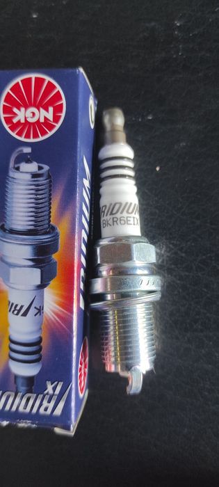 Свечи зажигания иридиевые NGK BKR6EIX  6418 новые 6шт.