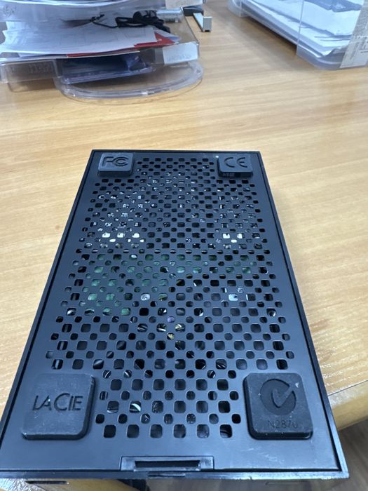 LaCie Disco by Neil Poulton 1TB - 3,5'' com Media Center