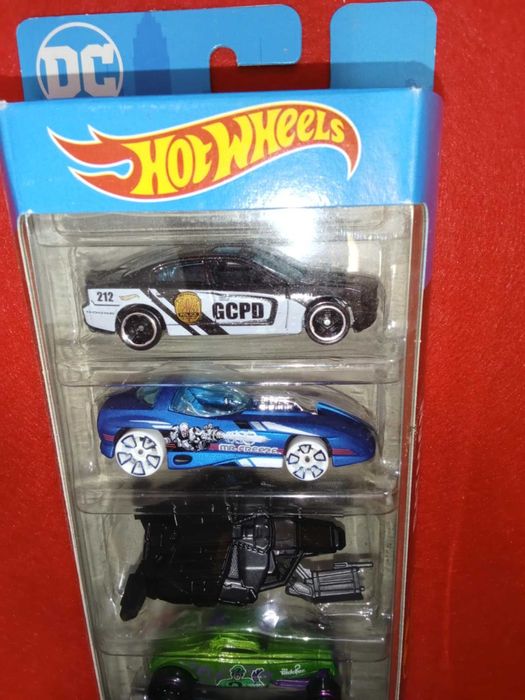 Hot Wheels Batman DC Gift Pack