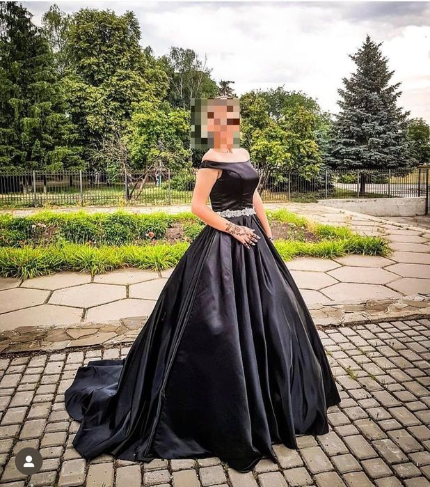 Вечірня сукня жіноча