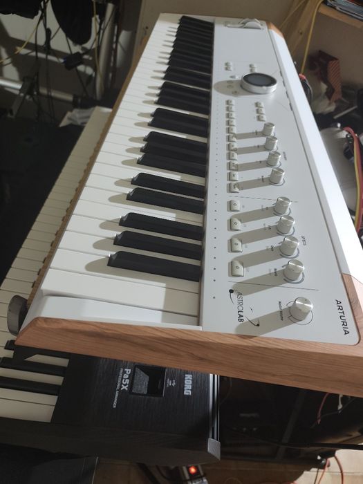 Arturia  Astrolab 61 c/ 2 meses, garantia 5 anos