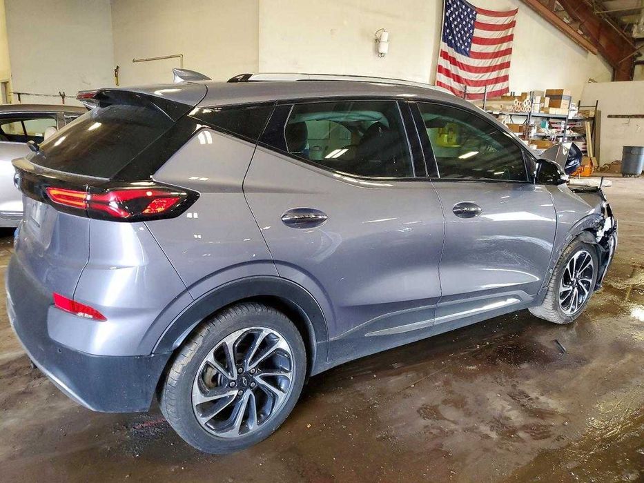 2023 Chevrolet Bolt EUV PREMIER в дорозі