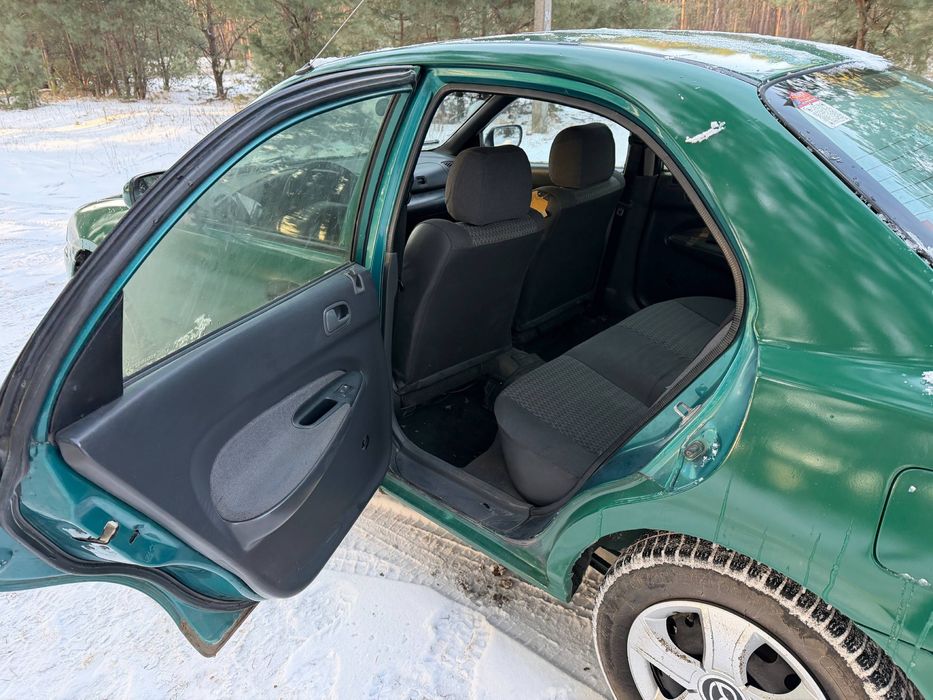 Продам Mazda 323, Автомат