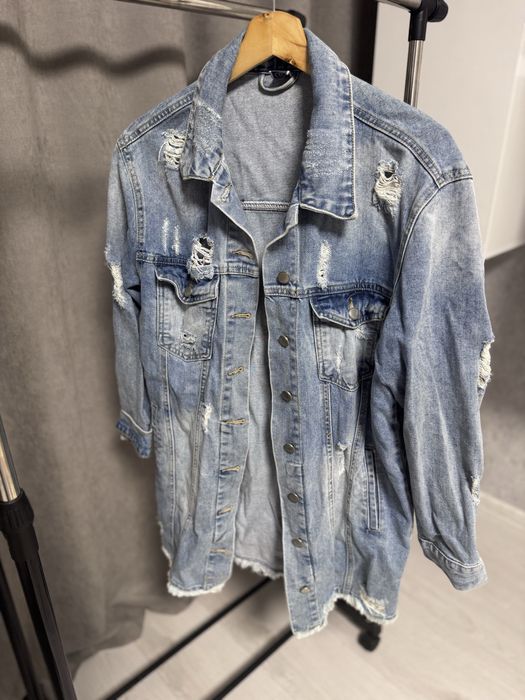 Джинсова жіноча куртка