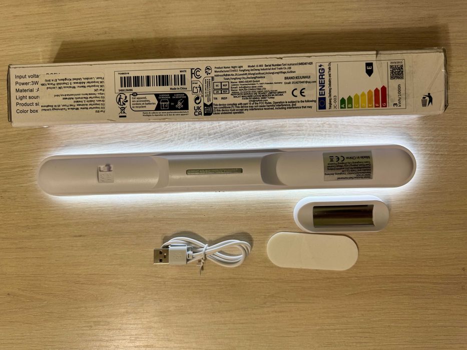 Продам  лінійний світильник з акумулятором