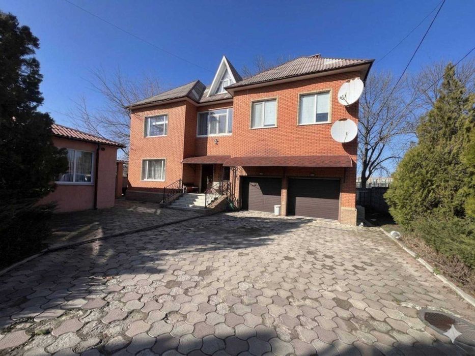 Дом для семьи в центре