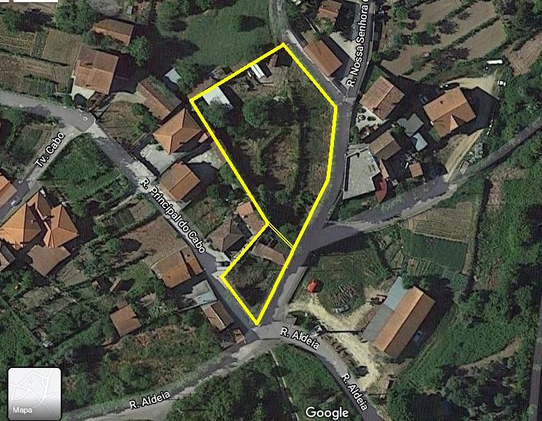 Moradia para reconstrução e Quinta com barracão, canastro e poço.
