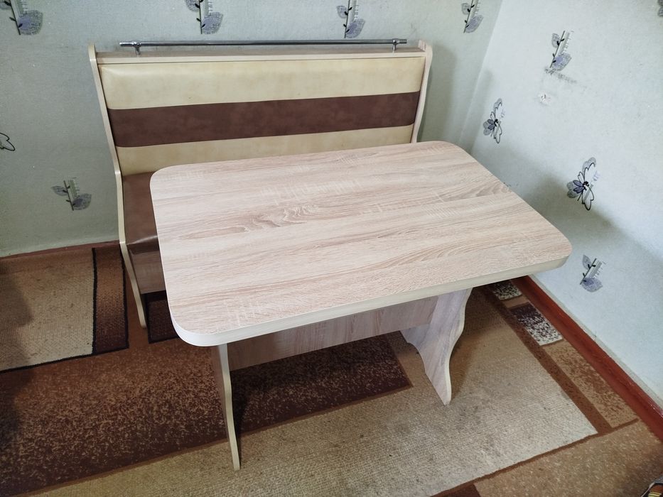 Кухонний набір (диван та стіл)