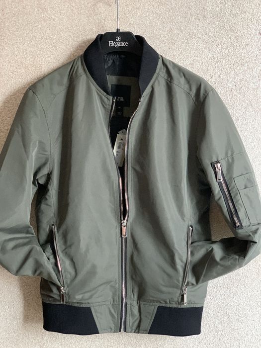 Продам нову легку куртку River Island