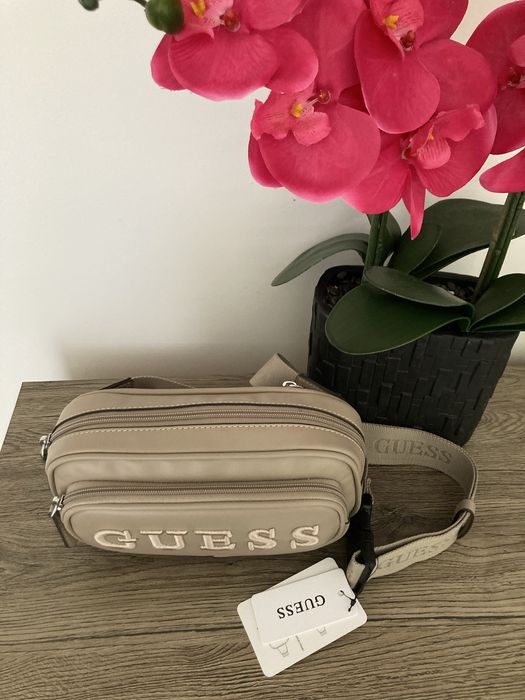 Nowa nerka crossbody Guess