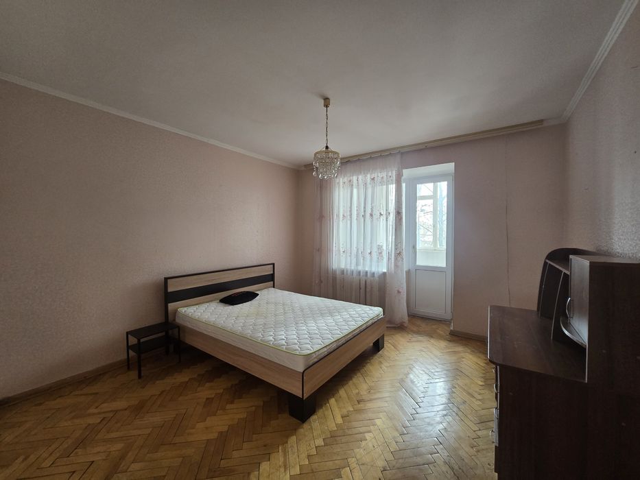 Здається 2х.кім квартира вул. Печерський узвіт 8