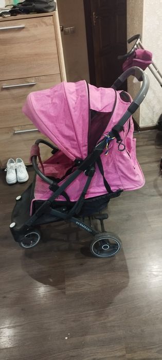 Продам прогулочную коляску  yoya 21