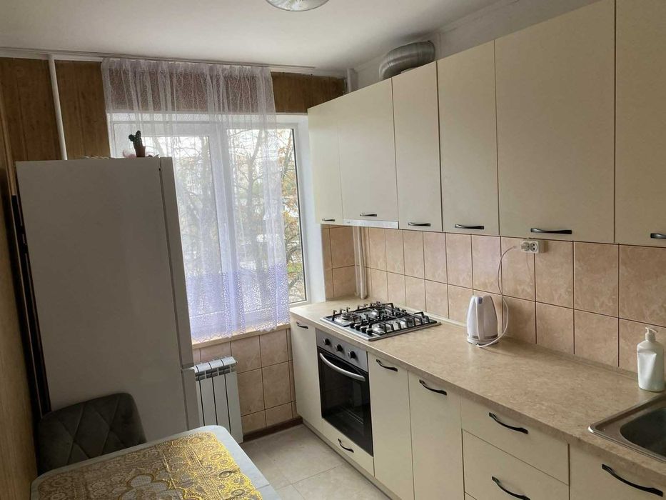 Оренда 2-х кімнатної квартири на Науковій.