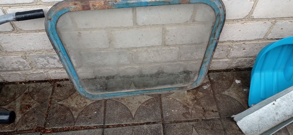 Рамка лобова з стіклом на мтз5