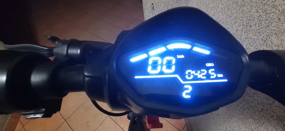 Hulajnoga elektryczna Sharp EM-KS3CEU-B