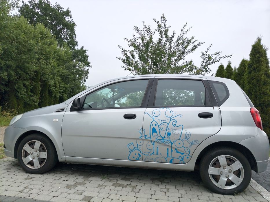 Chevrolet Aveo srebrny 5 drzwi hatchback