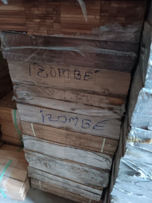 Pavimentos de madeira, exoticas e nacionais.